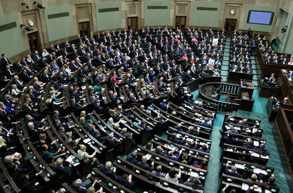 1 tys. zł dodatku do pensji dla 190 tys. Polaków. Sejm zdecydował