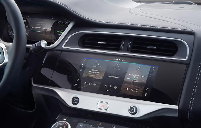 Bezprzewodowy Android Auto i Apple CarPlay, konfigurowalny ekran startowy: dostęp do cyfrowej inforozrywki.