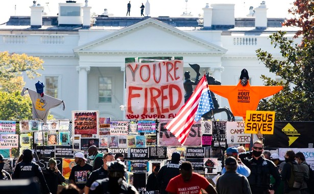 Trump, Biden. Manifestacja przed Białym Domem