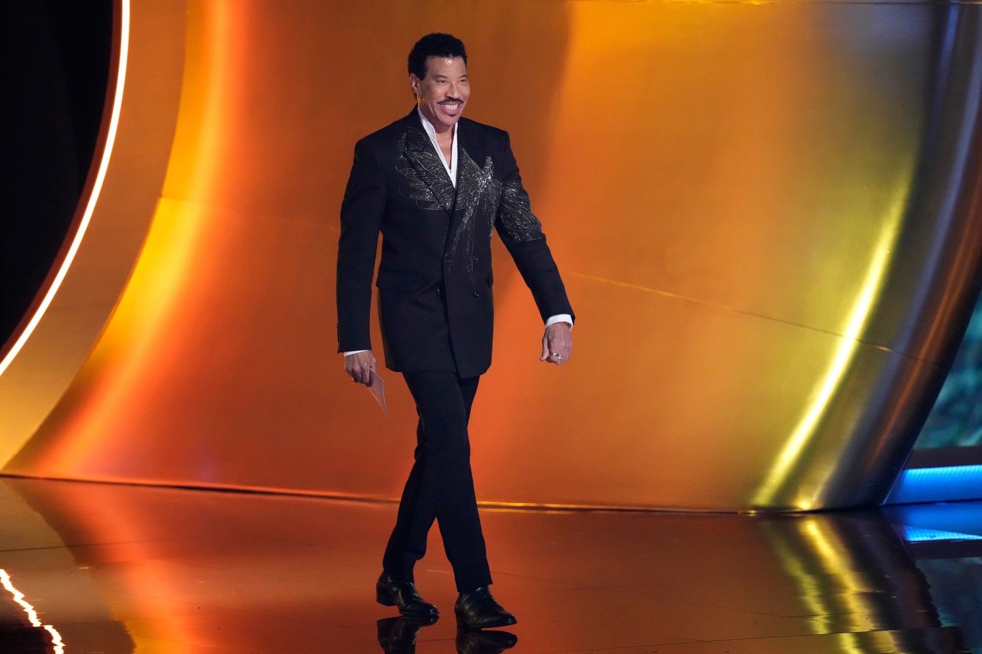 Spevák Lionel Richie.