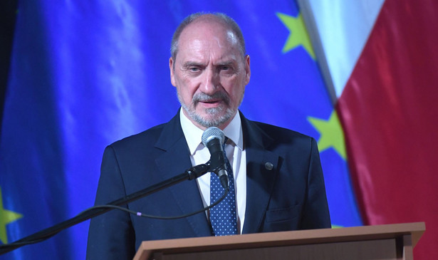 Czy Antoni Macierewicz powinien odejść z MON? [NOWY SONDAŻ]