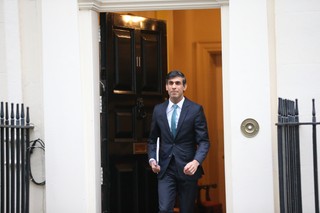 Rishi Sunak dementuje doniesienia o planach rozmiękczenia brexitu