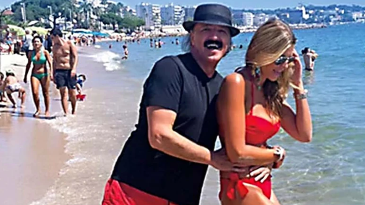 OD 110 KG DO TELA TOP MODELA U FERARI BIKINIJU Melina Džinović živi na tri kolača dnevno, ovako je uspela da smrša: Svi gledaju u njene noge i struk (FOTO)