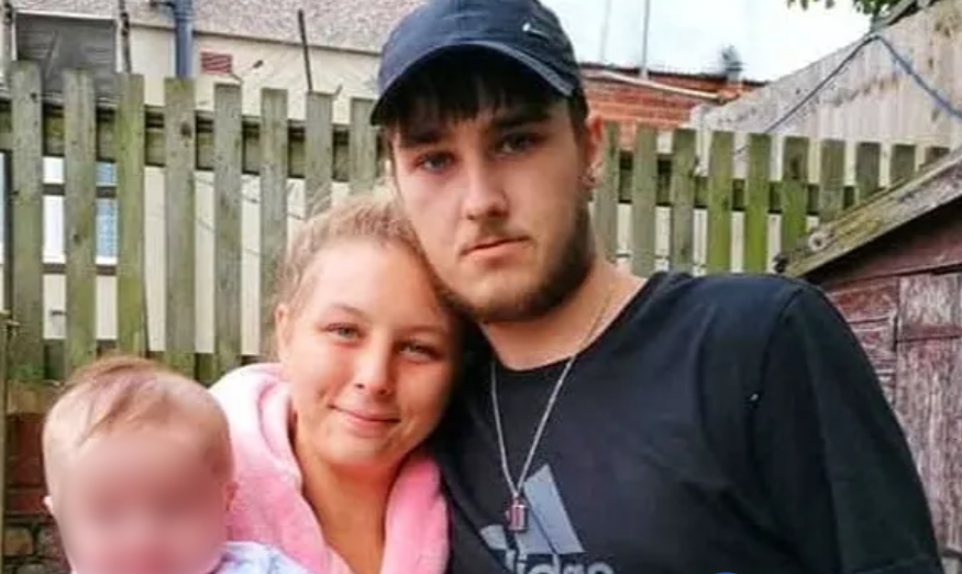 Callum po sebe zanechal malého syna.