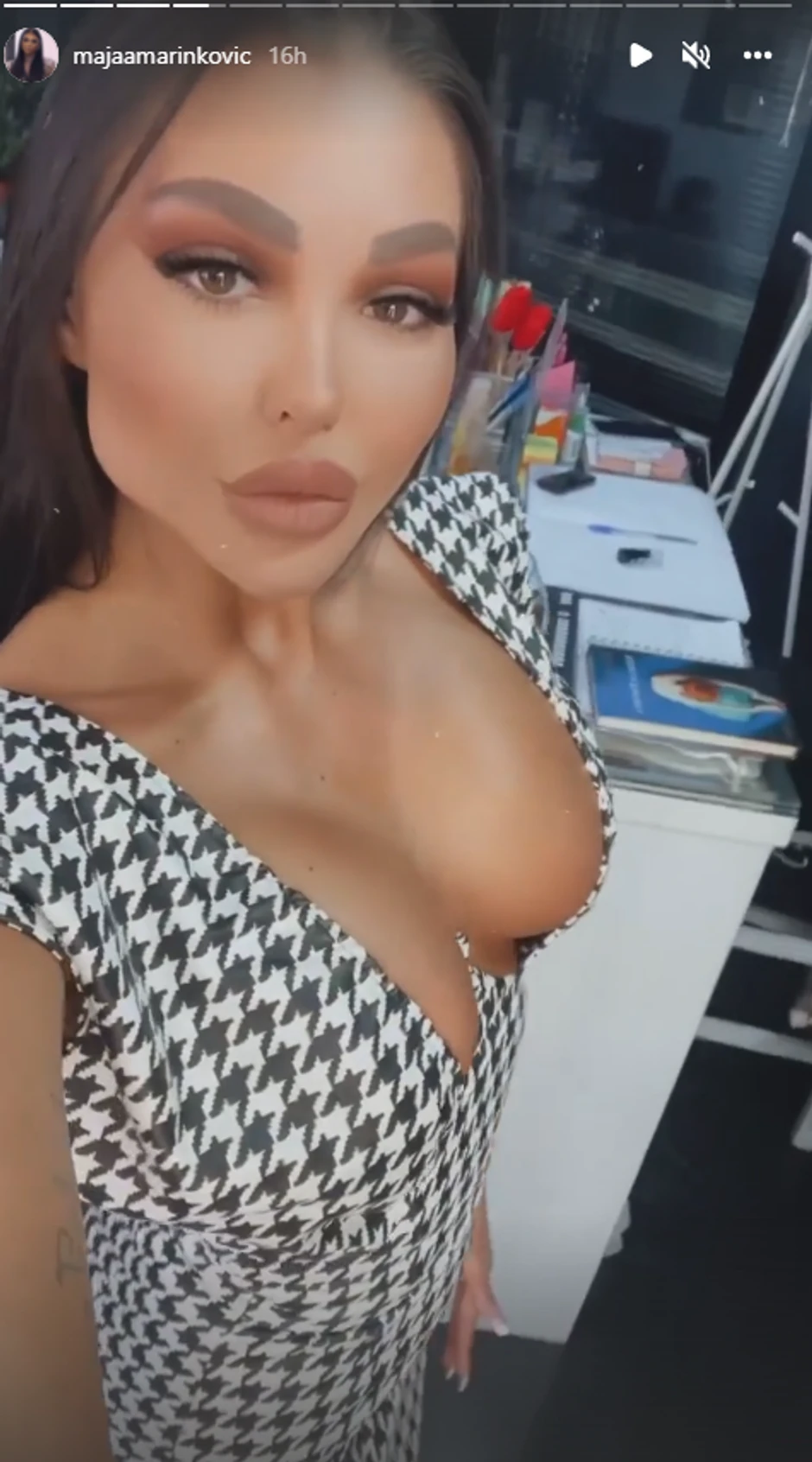 Maja Marinković i Tamara Đurić u istoj haljini