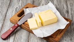 Masło po 1,99 zł w tej znanej sieci od 6 marca. Będą też gratisy na słodycze, ser i tulipany