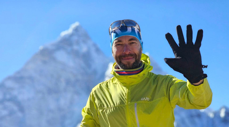 A csúcs előtt már nem szívesen adják fel a hegymászók / Fotó: Kyocera Everest Expedíció 2023