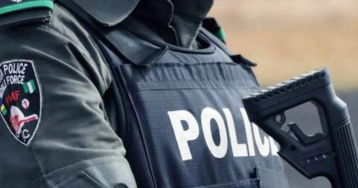 Makala hayo yanahusu kisa cha wizi kinachomhusisha mshtakiwa ambaye inaonekana aliiba mali ya kibinafsi ya mwathiriwa wakati wa sherehe za jioni huko Goni-gora Kaduna. Licha ya uwongo wa mshtakiwa kurudisha vitu vilivyoibiwa, ushahidi unaonekana kuthibitisha hatia yake. Kesi hii inaangazia umuhimu wa kuheshimu mali ya wengine na kuwa na maadili katika mwingiliano wetu. Haki lazima itolewe kwa mujibu wa sheria zilizopo ili kuzuia vitendo hivyo na kulinda haki za kila mtu. Hadithi hii ni ukumbusho wa umuhimu wa uadilifu, kuheshimiana na kuwajibika katika jamii yetu.