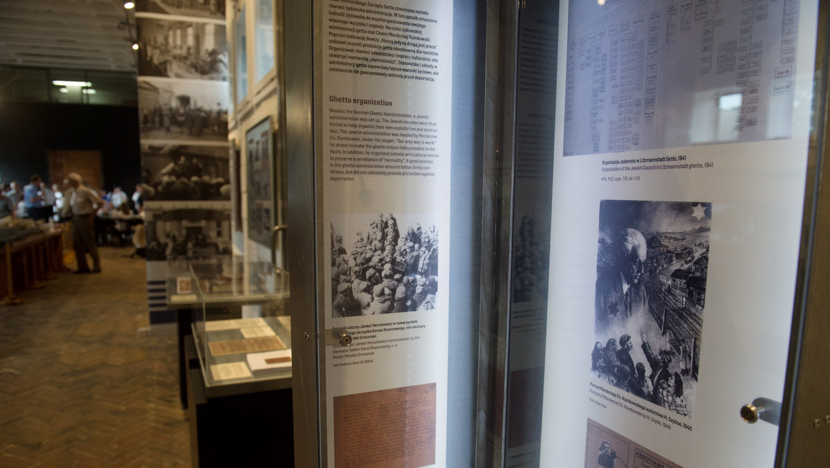 Wystawa "Post 41. Relacje z Litzmannstadt Getto" zawierająca m.in. pocztówki wysyłane przez deportowanych do Polski w 1941 roku Żydów wiedeńskich została otwarta dzisiaj w muzeum na dawnej Stacji Radegast w Łodzi.