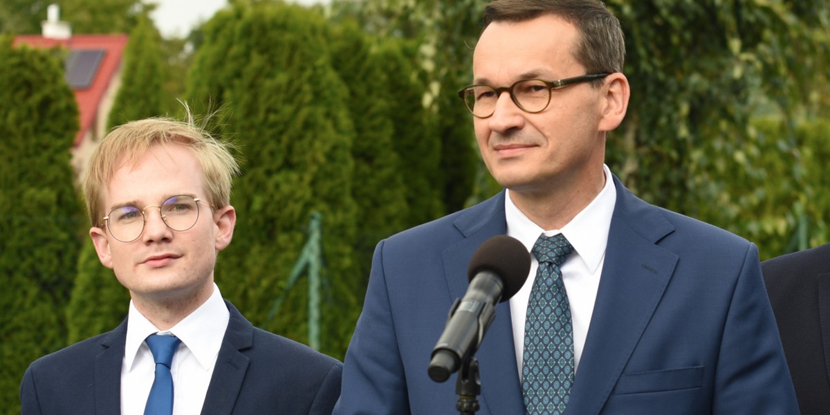 Piotr Patkowski (po lewej) to nowy wiceminister finansów. W rozmowie z "Dziennikiem Gazetą Prawną" przyznaje, że "po kwietniu załamanie w dochodach budżetowych na pewno będzie" 