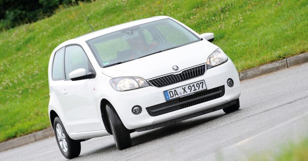 Городские автомобили с маленьким расходом. Экономичная машина. Skoda Citigo расход. Автомобили с маленьким расходом топлива.