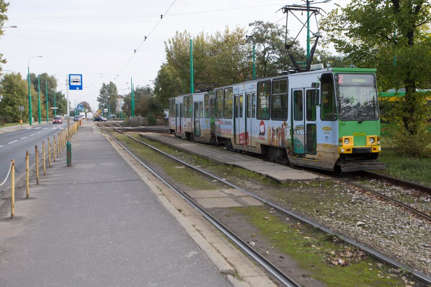 Niewybuch na pętli tramwajowej Dębiec!