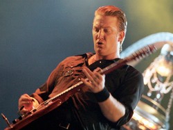 Znów złe wieści dla fanów Queens of the Stone Age