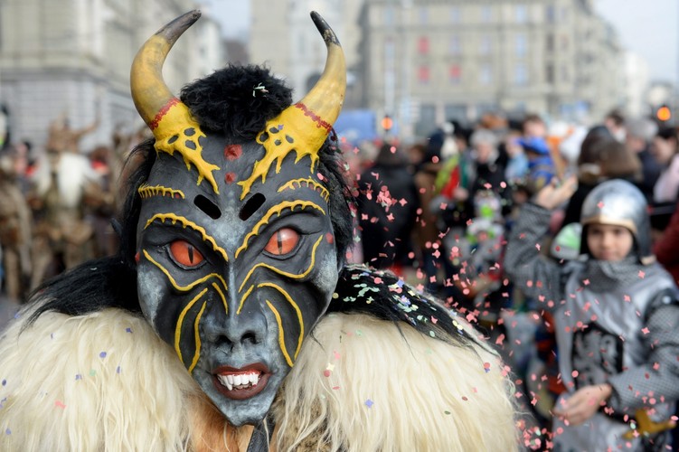 Horror na ulicach! Niezwykły karnawał w Lucernie