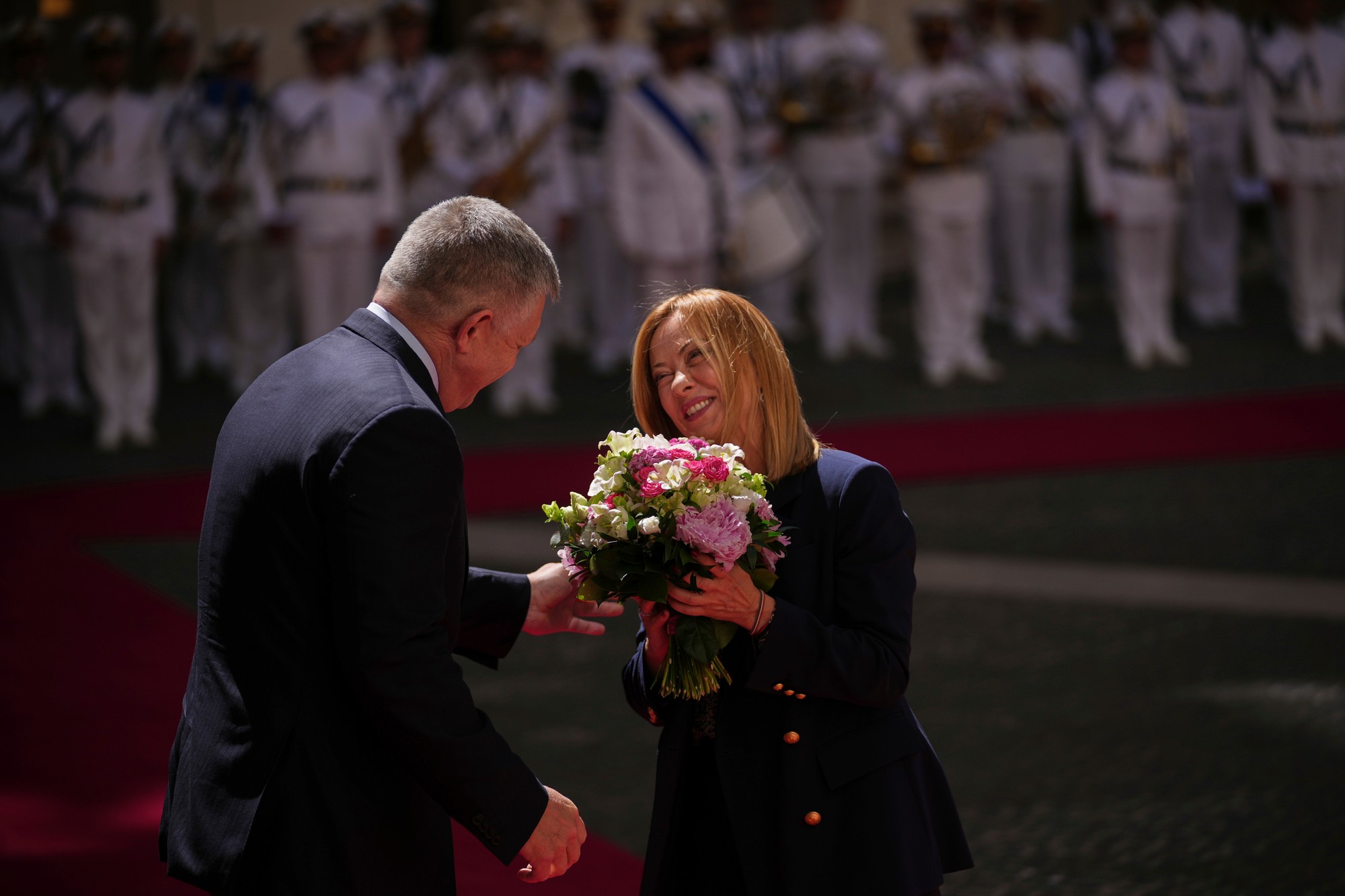 Robert Fico sa stretol s premiérkou Giorgiou Meloniovou.