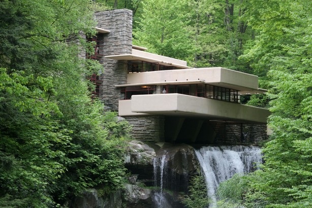 WILLA FALLINGWATER do dziś uchodzi za jedną z ikon modernizmu