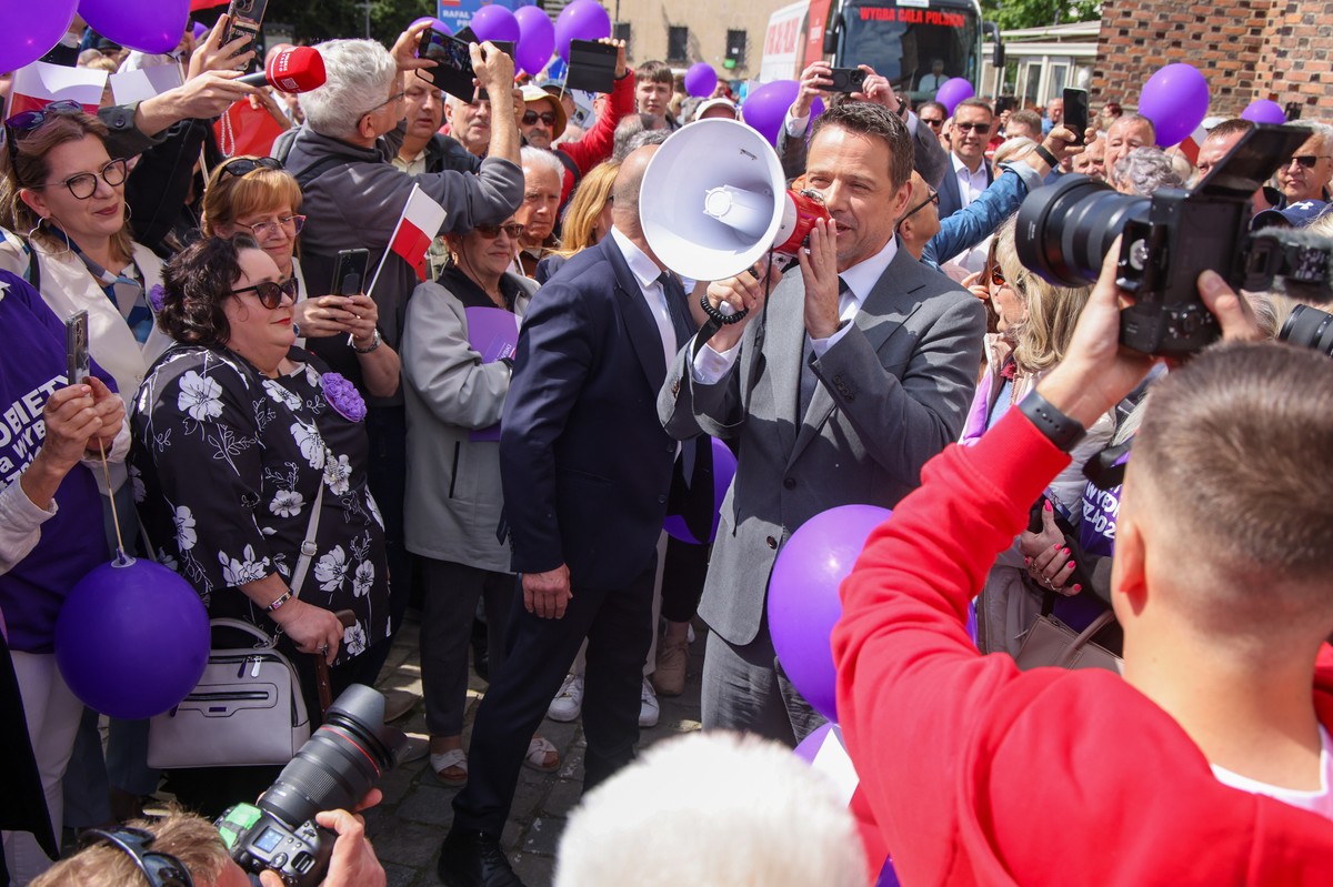 Kulisy finansowania z zagranicy reklam politycznych. Popierały jednego kandydata