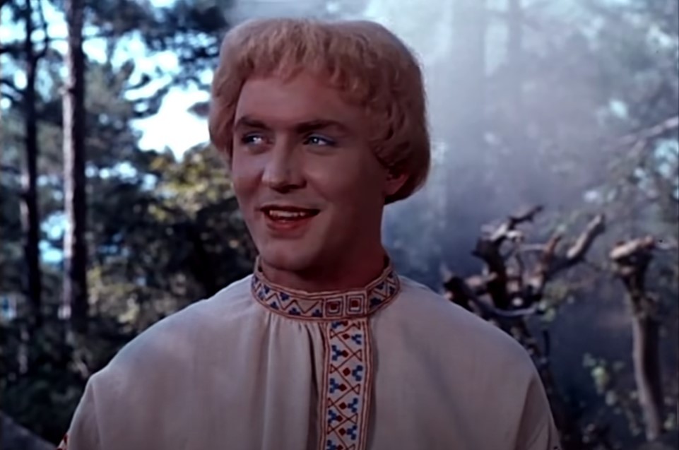 Ruský herec Eduard Izotov ako Ivan v Mrázikovi.