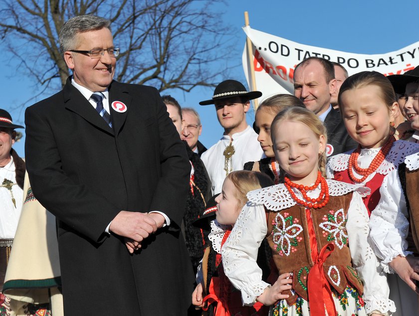 Komorowski w oborze