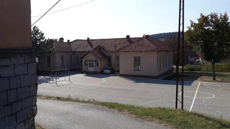 Osnovna škola u Malči