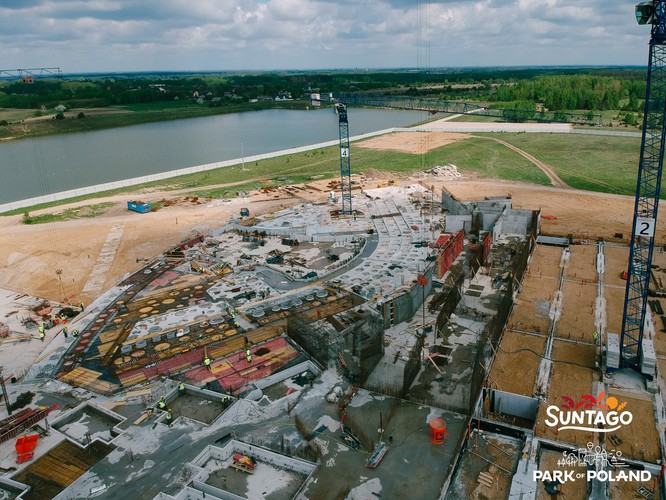 Od początku budowy przy projekcie pracuje codziennie około 300 osób. Dotychczas wylano 16 000 m3 betonu i wykorzystano 2250 ton stali zbrojeniowej. To objętość porównywalna ze 100 tysiącami wanien i masa równa 600 hipopotamom.