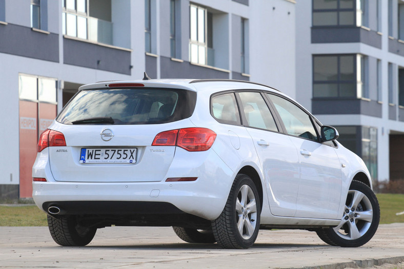 Opel Astra Sports Tourer: turbo dla rodziny