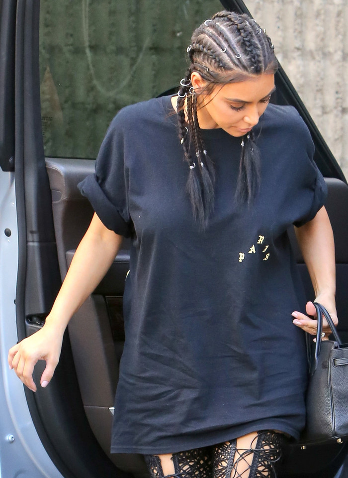 Kim Kardashian po raz kolejny zaszalała… Jak długo wiązała swoje buty?