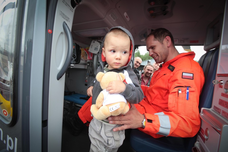 ŁÓDŹ LOTNICZE POGOTOWIE RATUNKOWE ŚMIGŁOWIEC EC 135