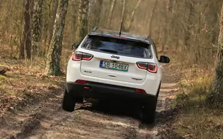 Dowiedz się jak spisuje się Jeep Compass w wersji Trailhawk