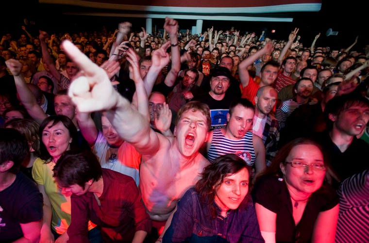 Wyjaśnienie fenomenu Leningradu mieści się w narzuconej stylistyce. 'Są zaj...' - mówią wierni fani