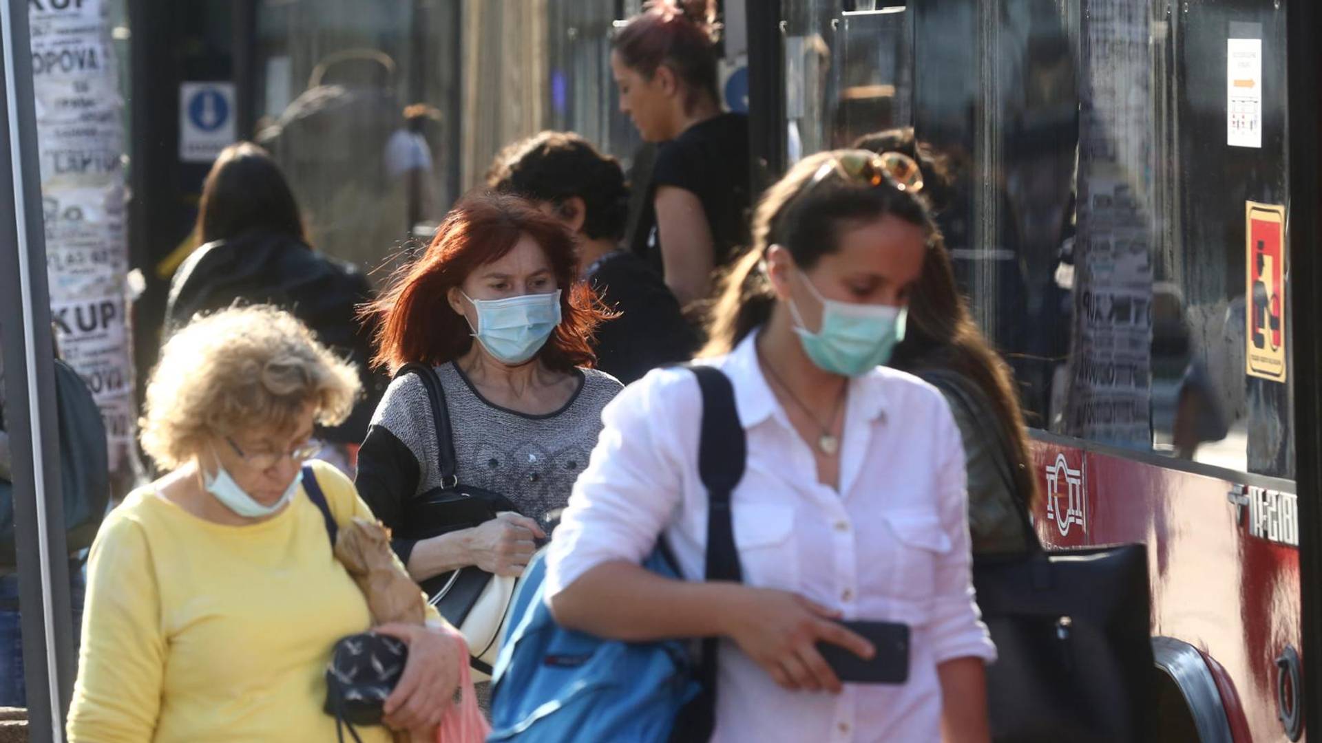 Korona ponovo hara Srbijom i nikome nije jasno kako će nove mere bilo koga da zaštite