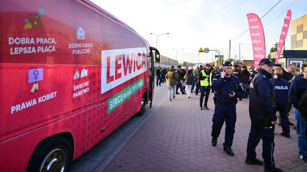 Sztab Lewicy zawiesił kampanię wyborczą po śmierci żołnierza