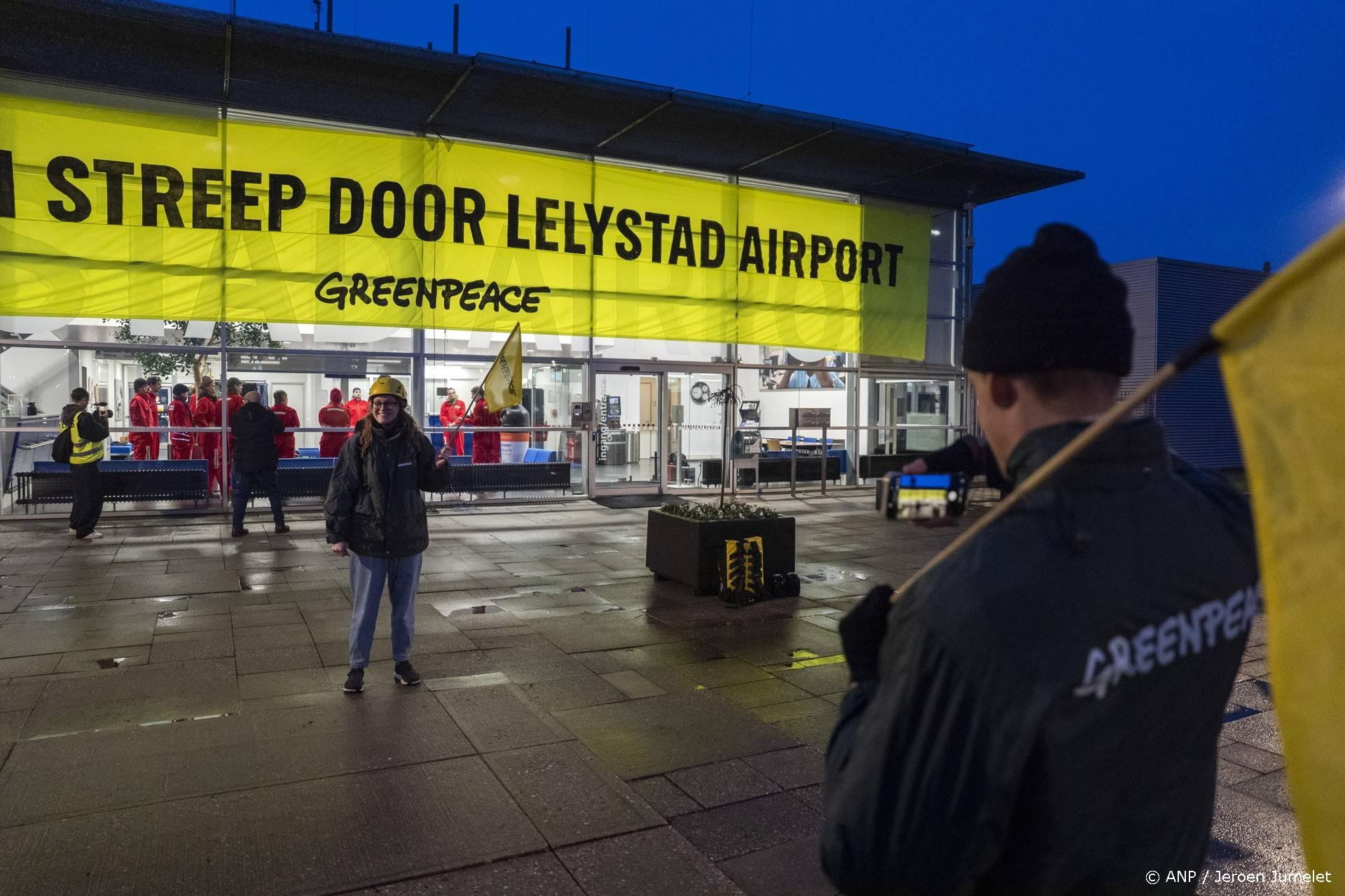 Greenpeace beëindigt bezetting Lelystad Airport: geen arrestaties