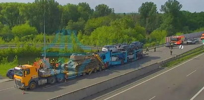 Wypadek czołgu na autostradzie w Czechach. Film ze zdarzenia budzi przerażenie