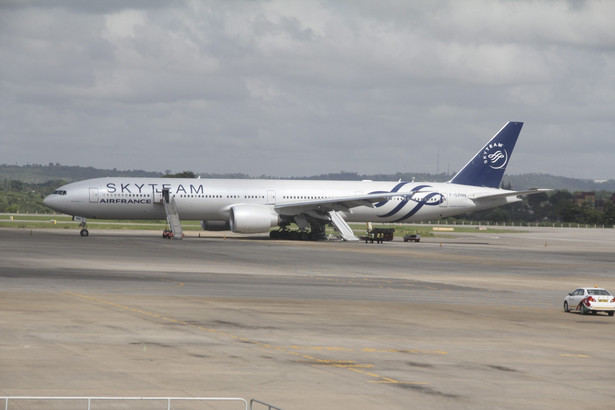 Awaryjne lądowanie samolotu Air France. Na pokładzie była bomba? [AKTUALIZACJA]