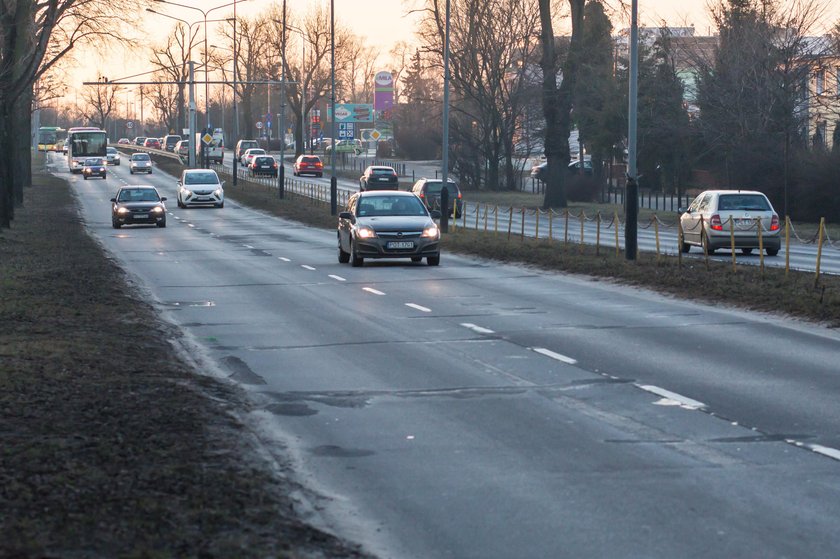 Ponad miesiąc utrudnień na ulicy Dąbrowskiego