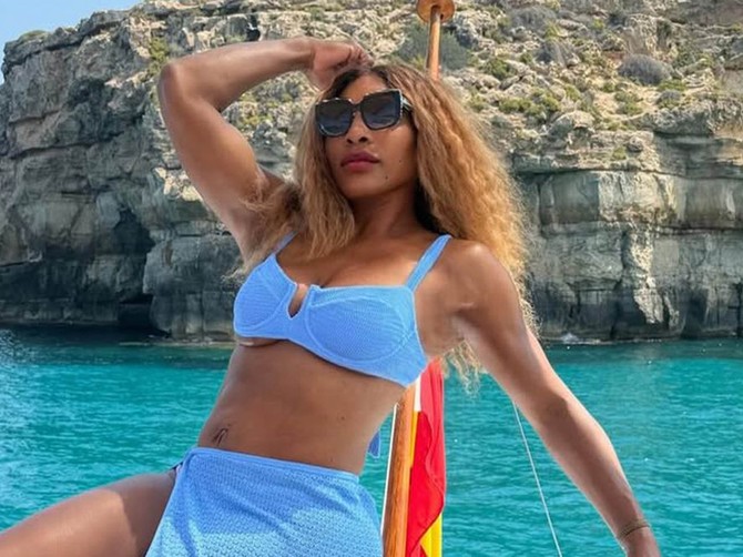 Serena Vilijams pozirala u bikiniju na jahti: Fanovi je kritikuju da je previše mršava