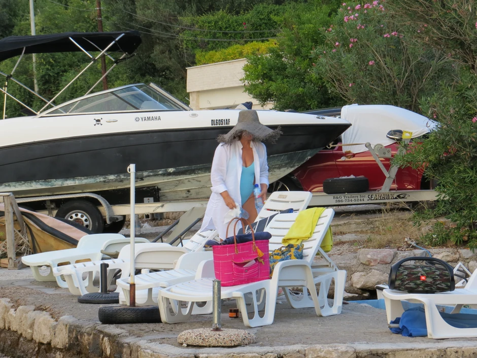 Neda Ukraden uživa na moru