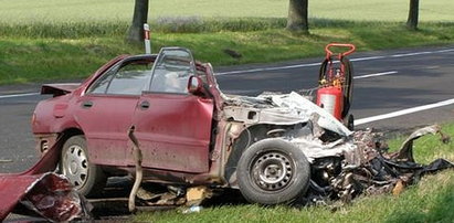 Tragedia na drodze. Ciężarówka zmiażdżyła mitsubishi