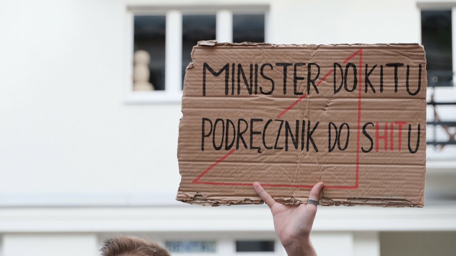 Protest przed MEiN. Zdjęcie ilustracyjne