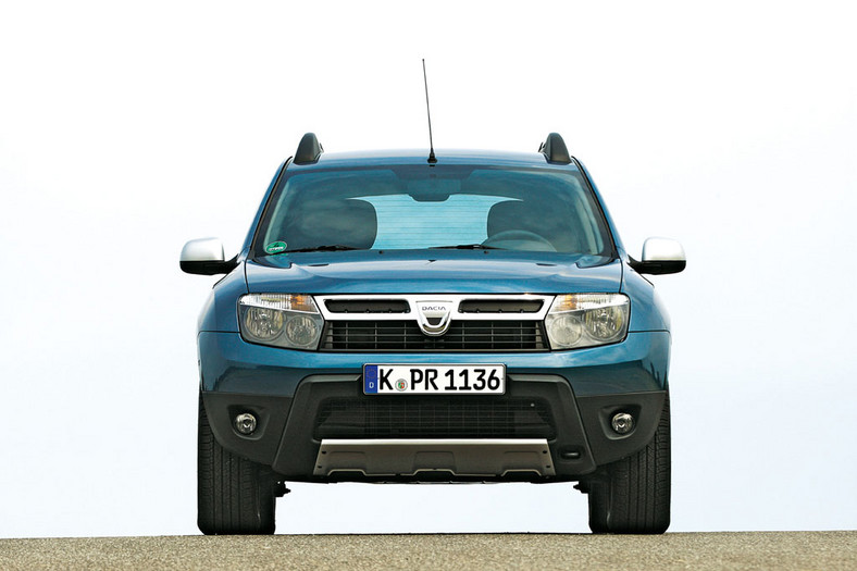 Dacia Duster kontra Łada Niva: Dwa tanie produkty terenowe