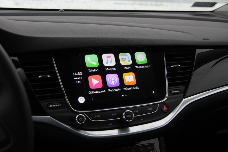 CarPlay- główne menu jakie widzi kierowca po podłączeniu telefonu