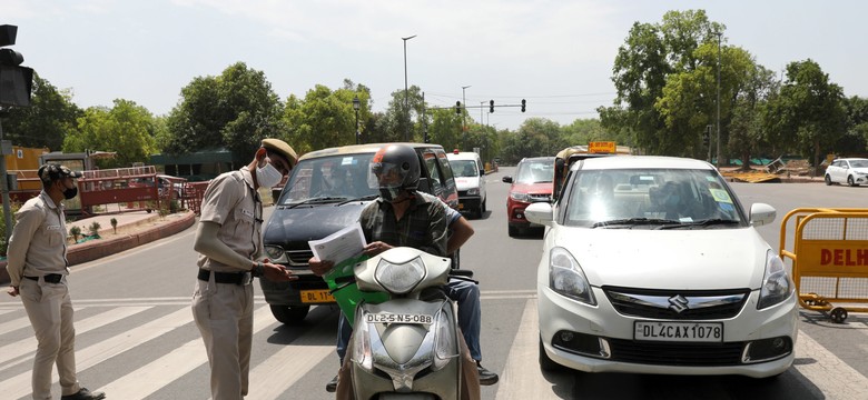 Prawie 300 tysięcy zakażeń dziennie. Ponury rekord w Indiach
