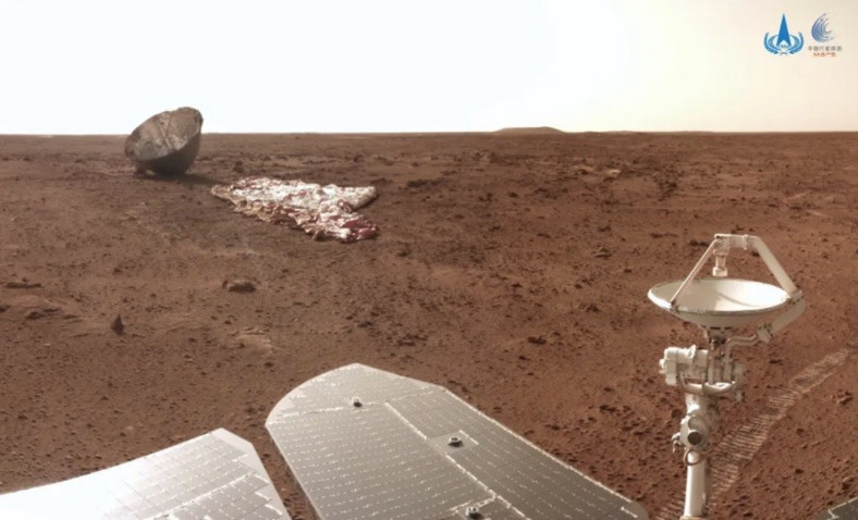 Nowe zdjęcia, które wykonał na Marsie łazik Zhurong