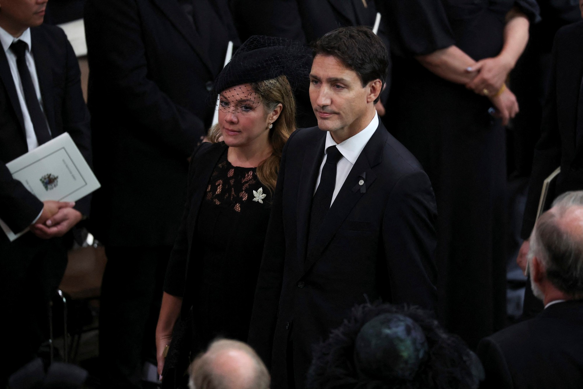Kanadský premiér Justin Trudeau s manželkou Sophie prichádza na pohreb Alžbety II.