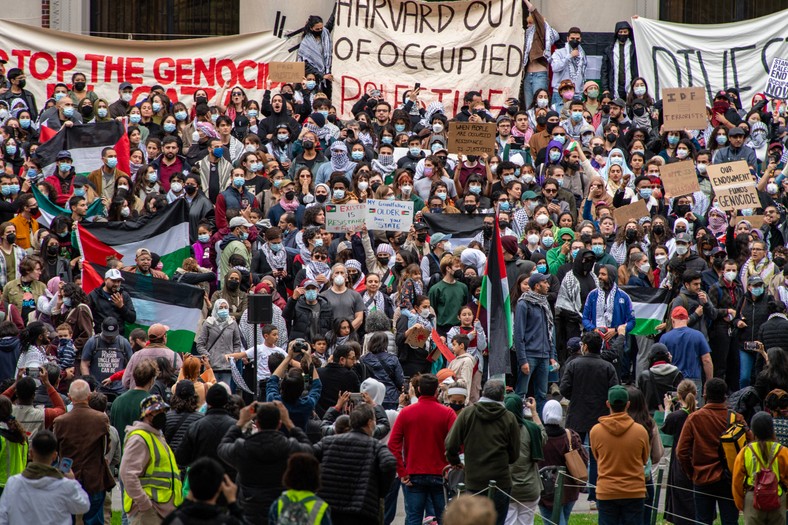 Propalestyńskie manifestacje na Harvardzie. Październik 2023 r.