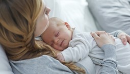 10 tys. zł jednorazowego wsparcia za urodzenie dziecka od 1 stycznia 2026 r. – niezależnie od 800 plus i innych świadczeń. "By rodziło się coraz więcej dzieci"