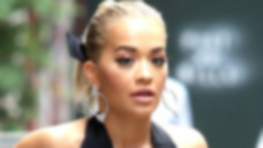 Rita Ora pokazała dekolt i... tatuaż