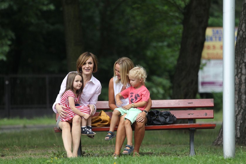 Dorota Gawryluk i Joanna Klimek z dziećmi