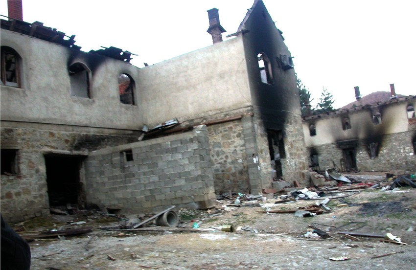 Jedan od uništenih manastira na Kosovu i Metohiji